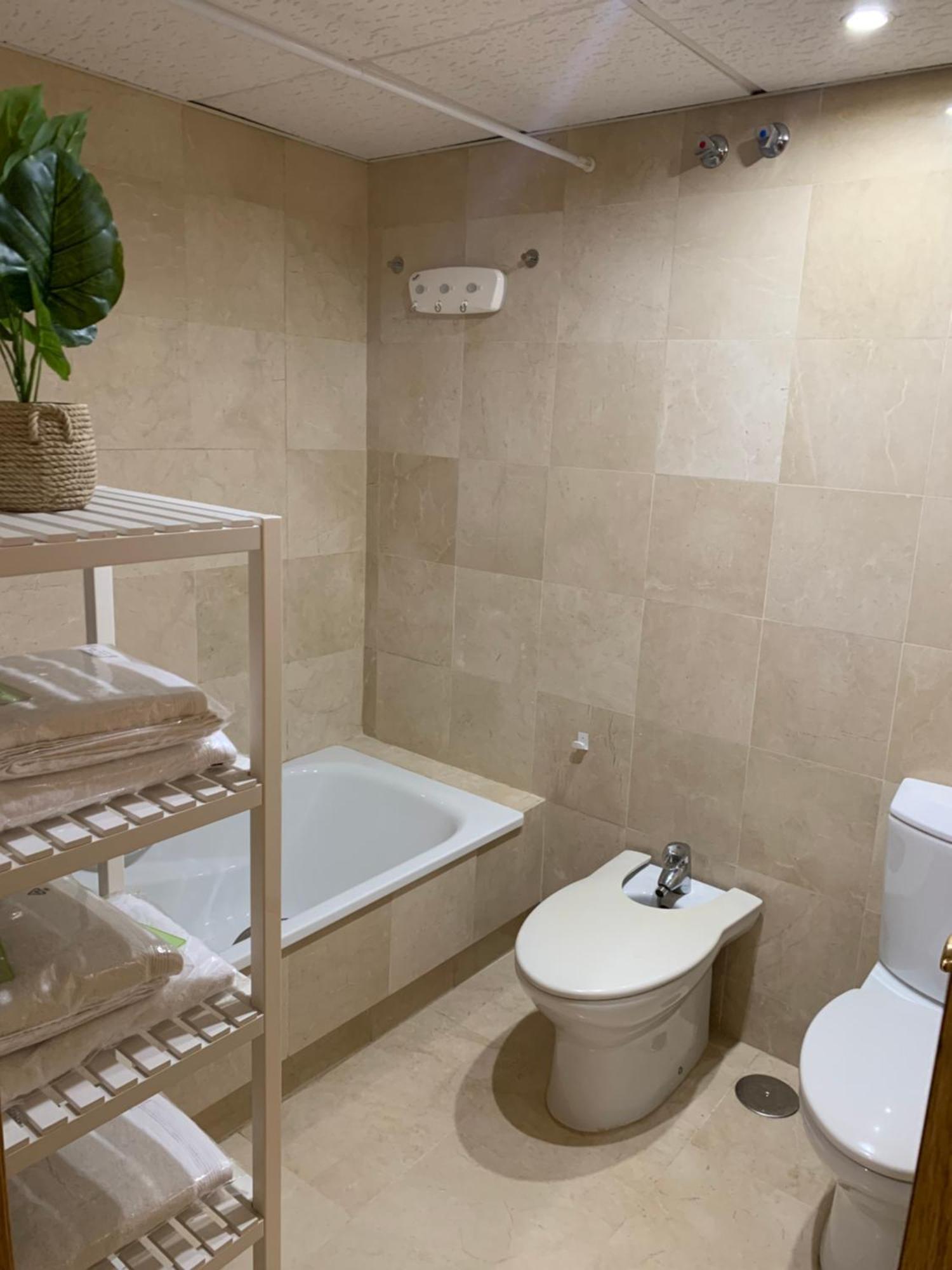 Malagueta, Free Parking, Center & Beach Malaga Bagian luar foto